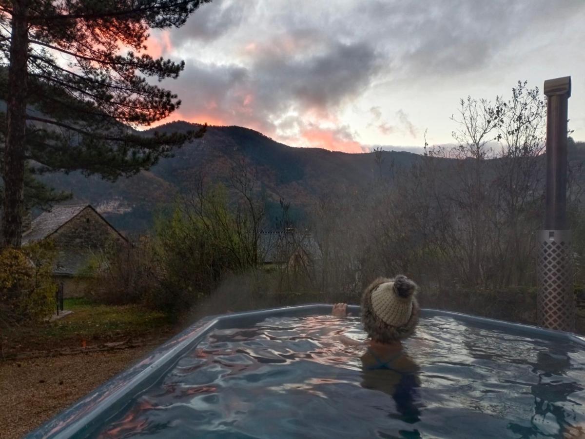 Chambre voûtée avec Bain Finlandais privé Manoir Du Charme Gorges Du Tarn Causses Quezac  Exterior foto